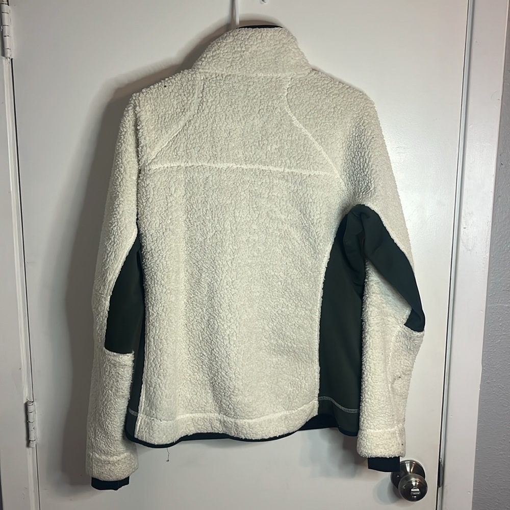 Columbia White Fuzzy Jacket. XL - Picture 3 of 3